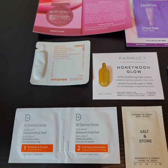 Summer Mix Samples + Toiletry Bag - Picture 4 of 10